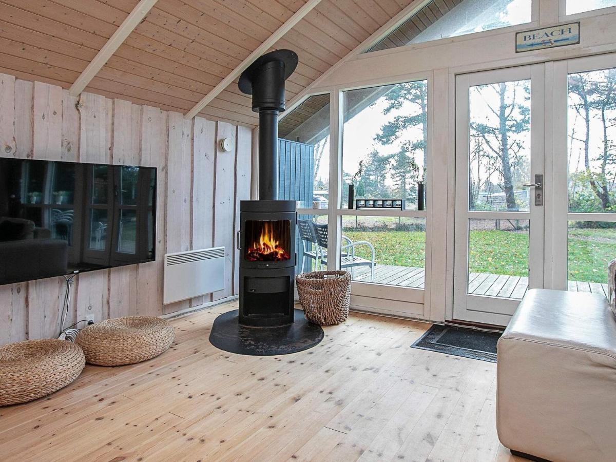 Four-Bedroom Holiday home in Væggerløse 8 Bøtø By Buitenkant foto
